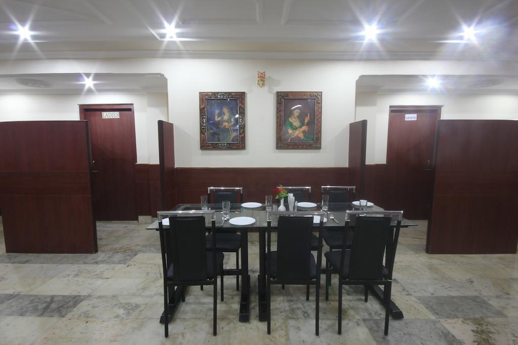 Hotel Urmee Bhubaneswar Zewnętrze zdjęcie